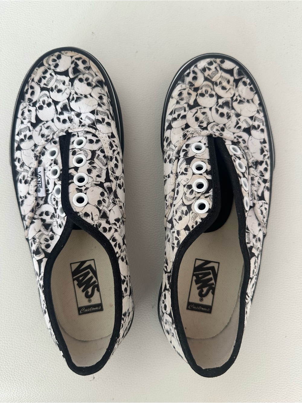 Vans Customs Skull Print Shoes Youth Size 2 Black White Never Worn